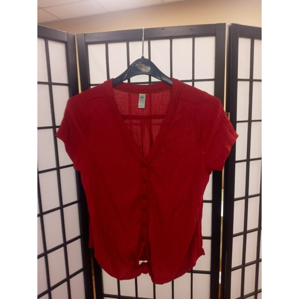 Aventura Tee Red Size Small Short Sleeve V-Neck Button Front Knit Blouse